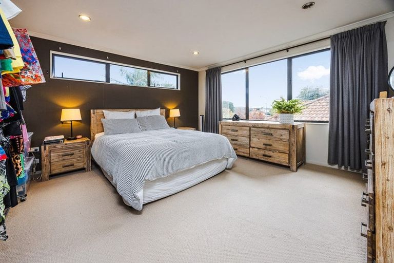 Photo of property in 24 Corsica Way, Karaka, Papakura, 2113