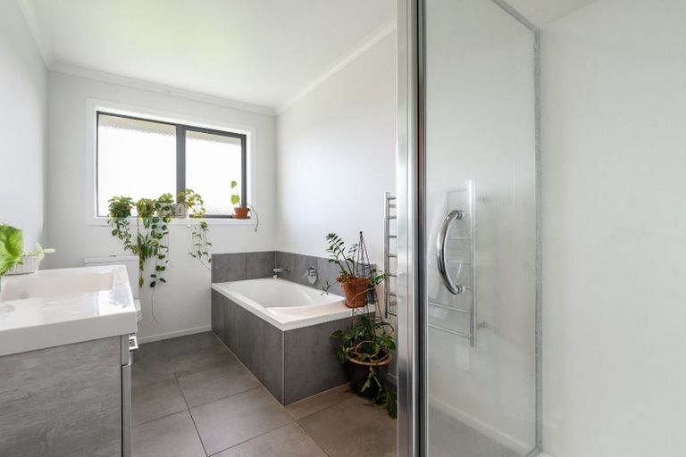 Photo of property in 1 Antrim Glade, Welcome Bay, Tauranga, 3175