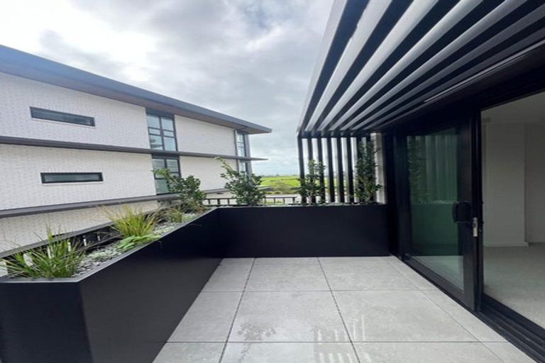 Photo of property in 7c Windlass Street, Long Bay, Auckland, 0630