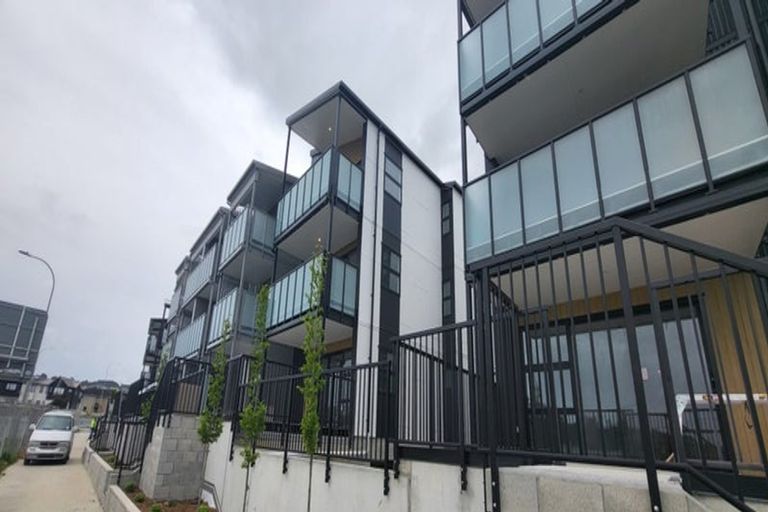Photo of property in 301/30 Shortfin Place, Flat Bush, Auckland, 2019