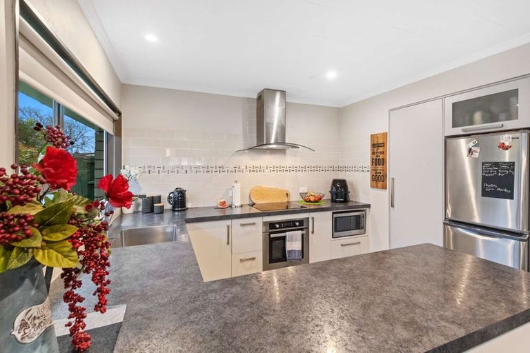 Photo of property in 4 Meadowbrook Drive, Cloverlea, Palmerston North, 4412