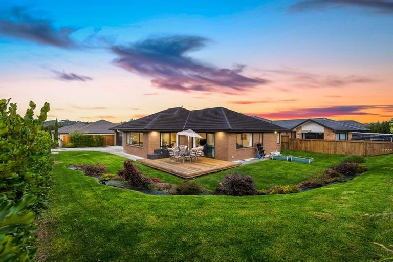 Photo of property in 16 Pitoitoi Drive, Riverhead, 0820