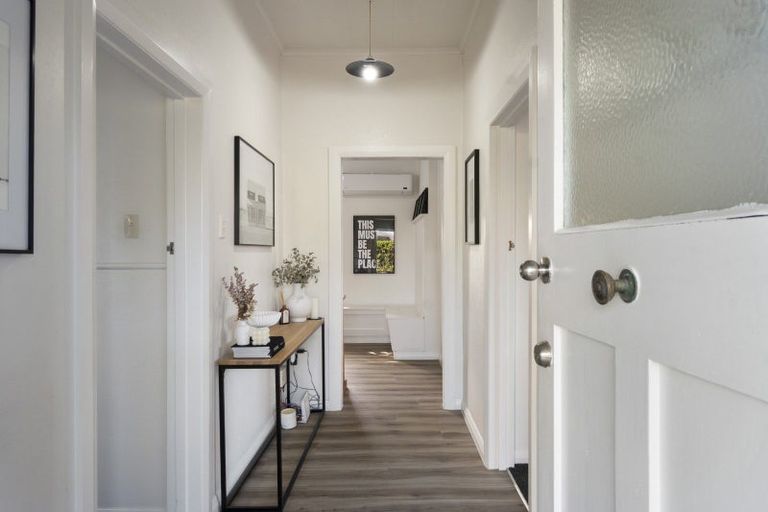 Photo of property in 33 Featherston Street, Takaro, Palmerston North, 4412