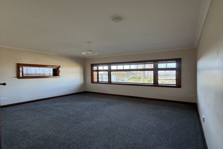 Photo of property in 150 The Ridgeway, Mornington, Wellington, 6021