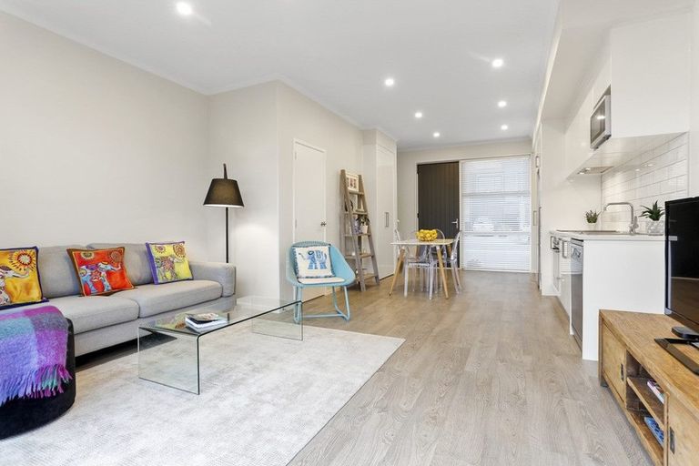 Photo of property in 25 Spotted Dove Road, Hobsonville, Auckland, 0616