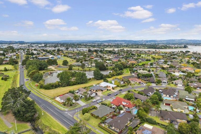Photo of property in 52 Wattle Farm Road, Wattle Downs, Auckland, 2103