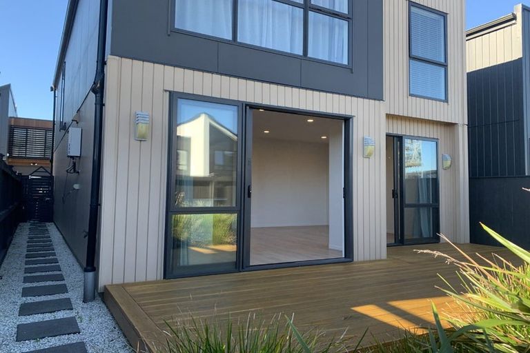 Photo of property in 115 Waekahu Road, Westgate, 0814