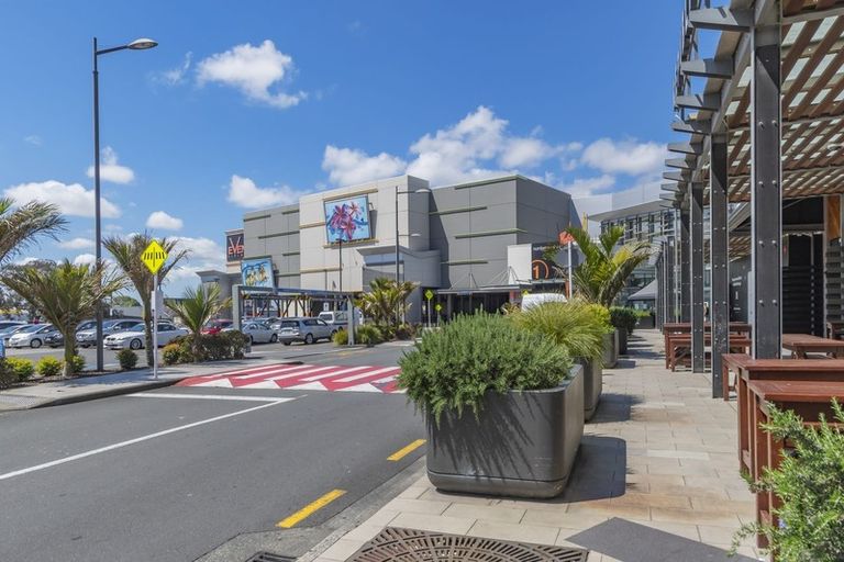 Photo of property in 909/17 Osterley Way, Manukau, Auckland, 2104