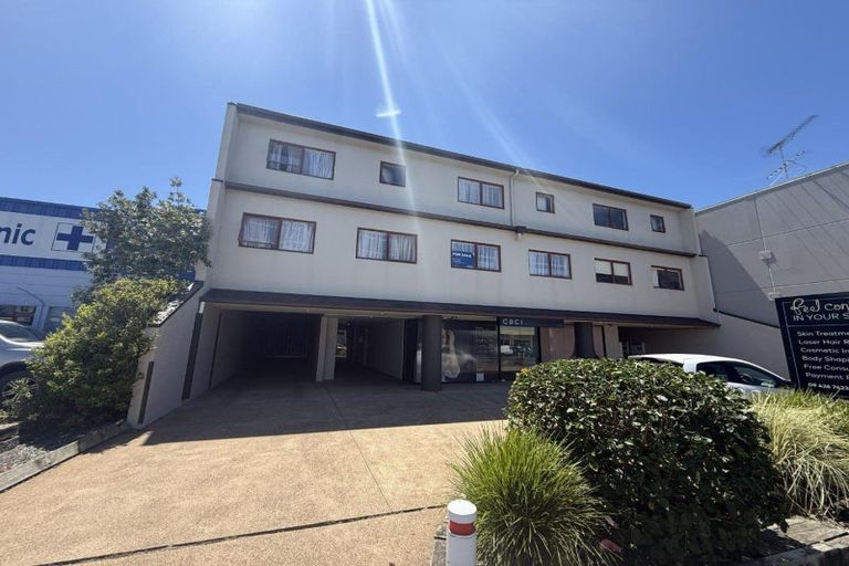 Photo of property in 33a Florence Avenue, Orewa, 0931