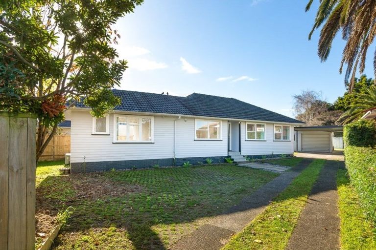 Photo of property in 19 Roby Street, Te Atatu Peninsula, Auckland, 0610