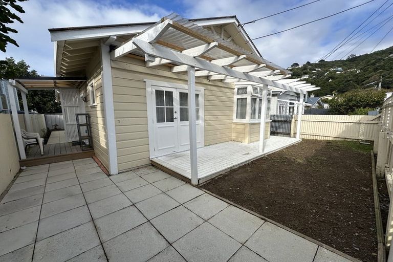 Photo of property in 11 Toru Street, Lyall Bay, Wellington, 6022