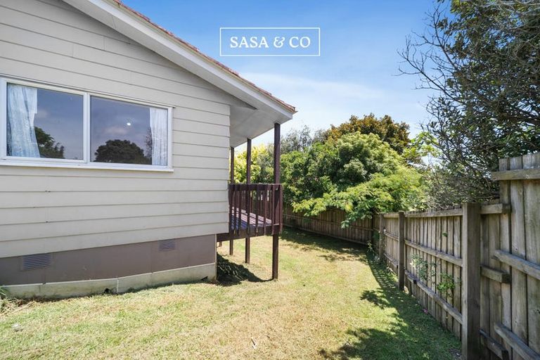 Photo of property in 2/6 Bundena Place, Clendon Park, Auckland, 2103