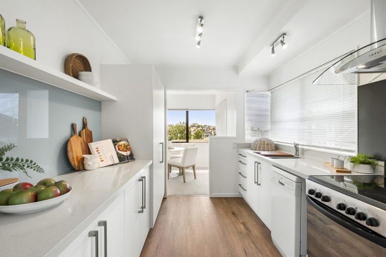Photo of property in 1/12 Corunna Road, Milford, Auckland, 0620