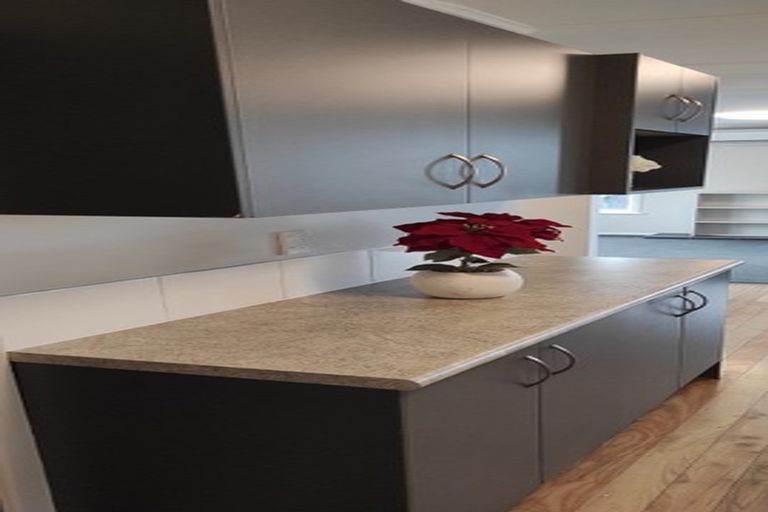 Photo of property in 19 Kayes Road, Pukekohe, 2120