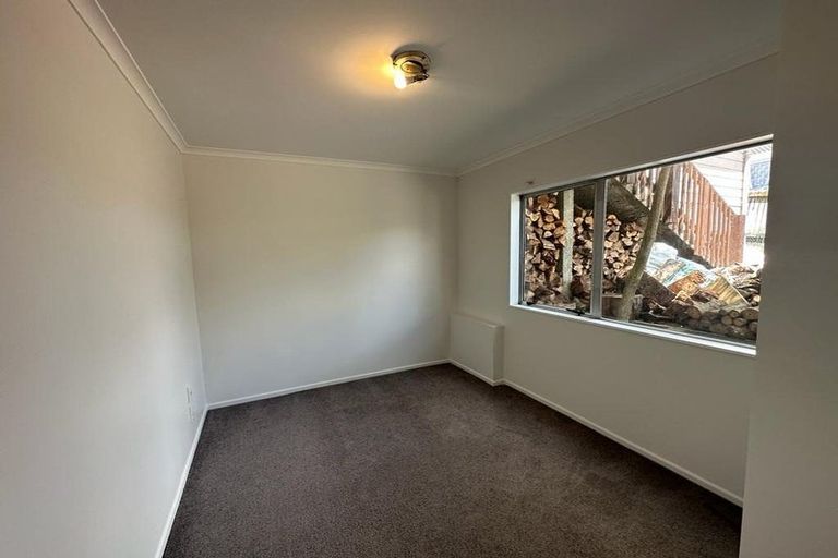 Photo of property in 15 Leo Street, Glen Eden, Auckland, 0602