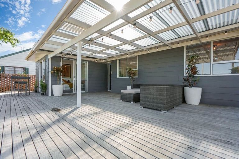 Photo of property in 6 Keryn Place, Opaheke, Papakura, 2113