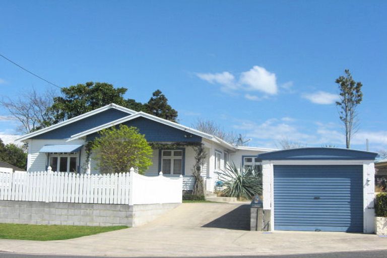 Photo of property in 9 Raniera Street, Glen Avon, New Plymouth, 4312
