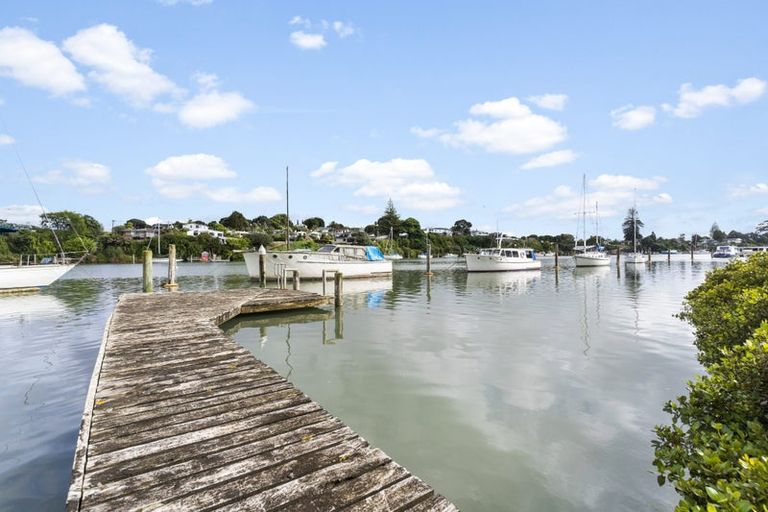 Photo of property in 24 Kerswill Place, Pakuranga, Auckland, 2010