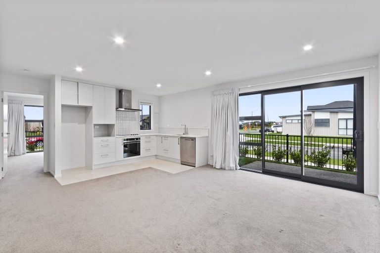 Photo of property in 2 Kimbolton Street, Rototuna North, Hamilton, 3210