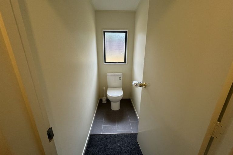 Photo of property in 82 Queens Road, Waikanae Beach, Waikanae, 5036