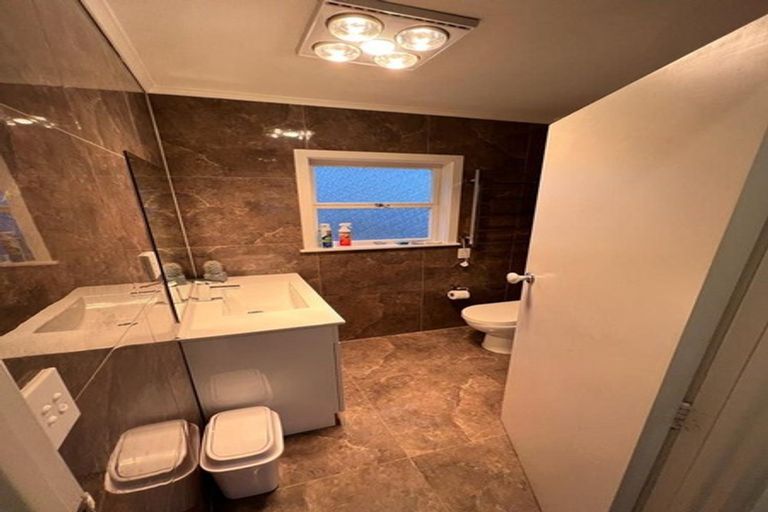 Photo of property in 232a Sunset Road, Windsor Park, Auckland, 0632