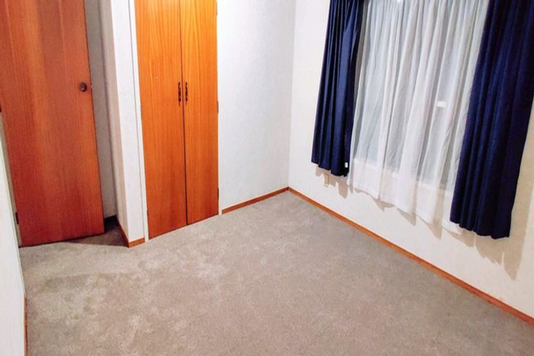 Photo of property in 41 Miltonia Avenue, Te Atatu South, Auckland, 0610