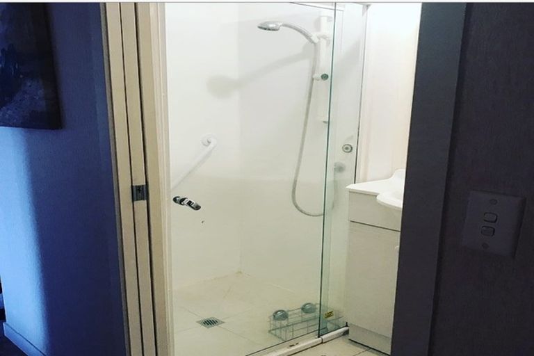 Photo of property in 38 Oruamo Place, Beach Haven, Auckland, 0626