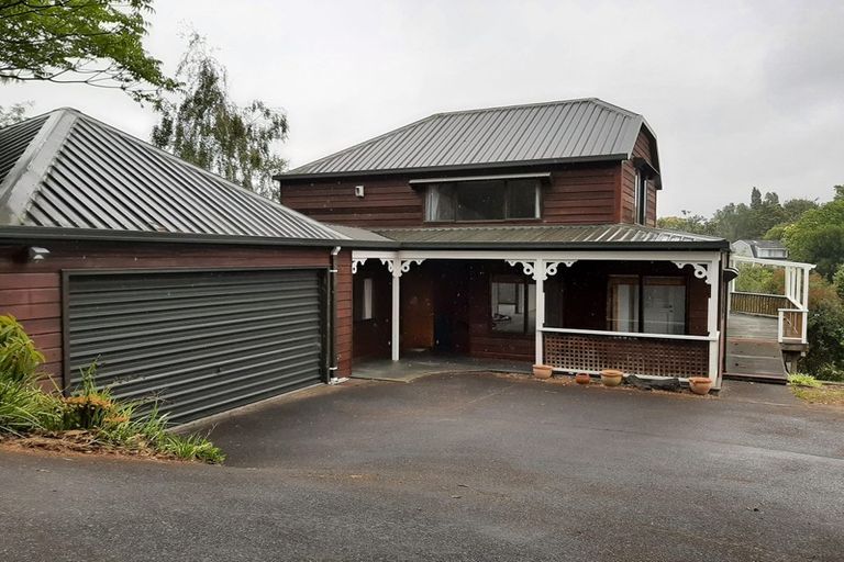 Photo of property in 28 Pohutukawa Avenue, Red Beach, 0932