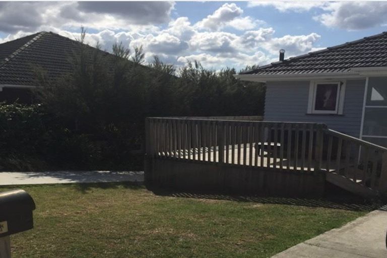 Photo of property in 5 Murray Road, Te Atatu Peninsula, Auckland, 0610