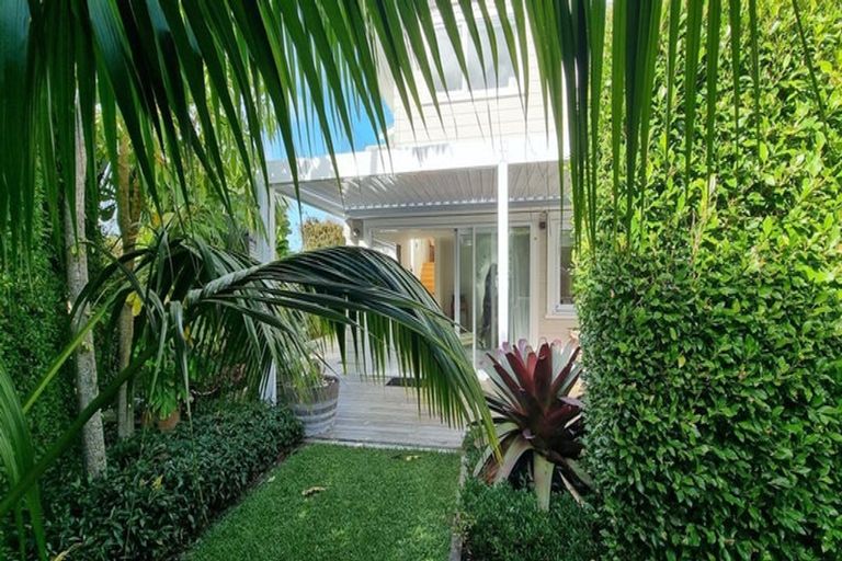 Photo of property in 24 Bevyn Street, Castor Bay, Auckland, 0620