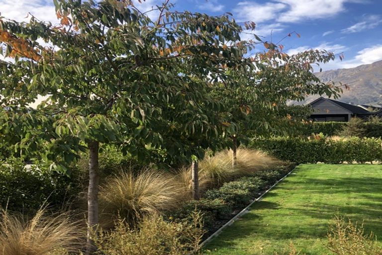 Photo of property in 2 Kerrera Lane, Jacks Point, Queenstown, 9371