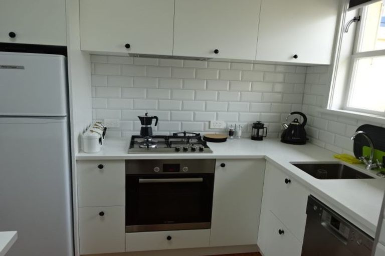 Photo of property in 1/64 Victoria Road, Devonport, Auckland, 0624