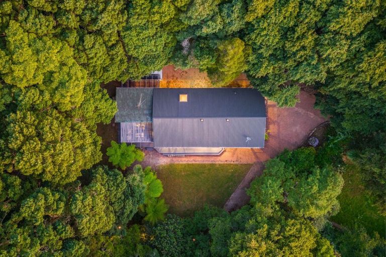 Photo of property in 11 Scenic Drive, Hillpark, Auckland, 2102