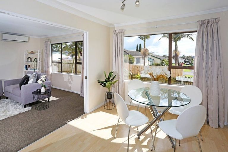 Photo of property in 12 Henry Curd Terrace, Pukekohe, 2120