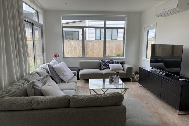 Photo of property in 33 Myland Drive, Hobsonville, Auckland, 0616