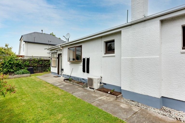 Photo of property in 40 Grimseys Road, Redwood, Christchurch, 8051