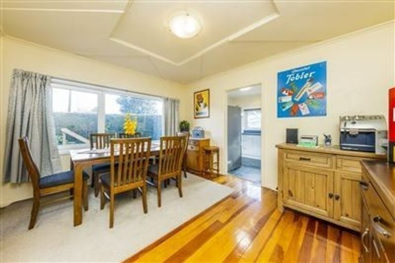 Photo of property in 2 Orakau Road, Mangere East, Auckland, 2024