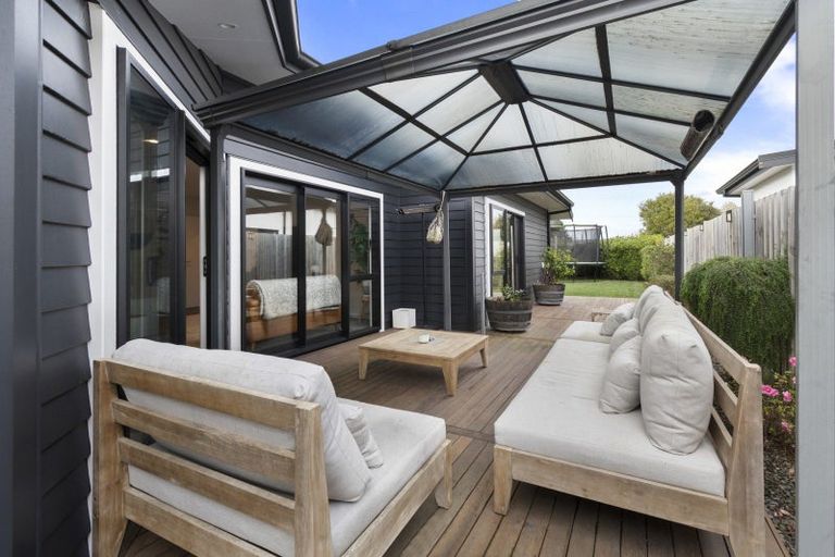 Photo of property in 36 Freedom Drive, Kelvin Grove, Palmerston North, 4414
