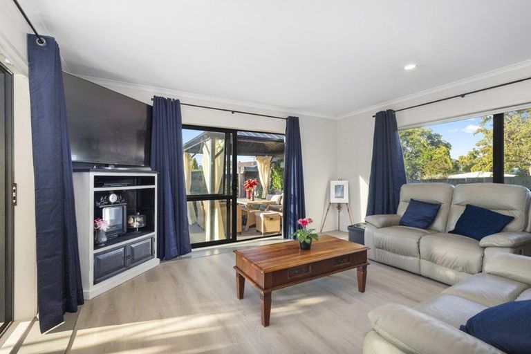 Photo of property in 12 Rays Way, Tuakau, 2121