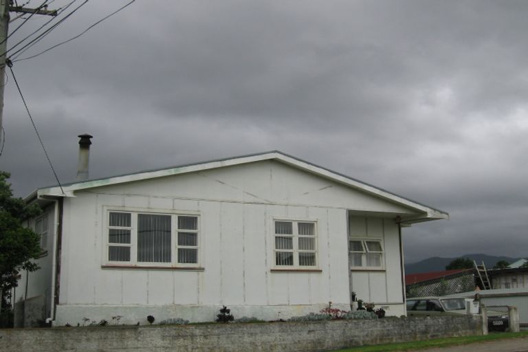 Photo of property in 107 Seaview Road, Paraparaumu Beach, Paraparaumu, 5032