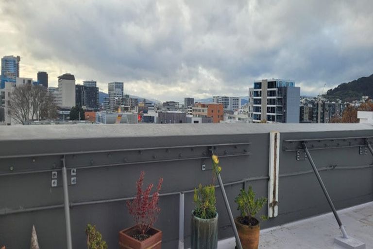 Photo of property in Blythswood Flats, 16/3f Aro Street, Aro Valley, Wellington, 6021
