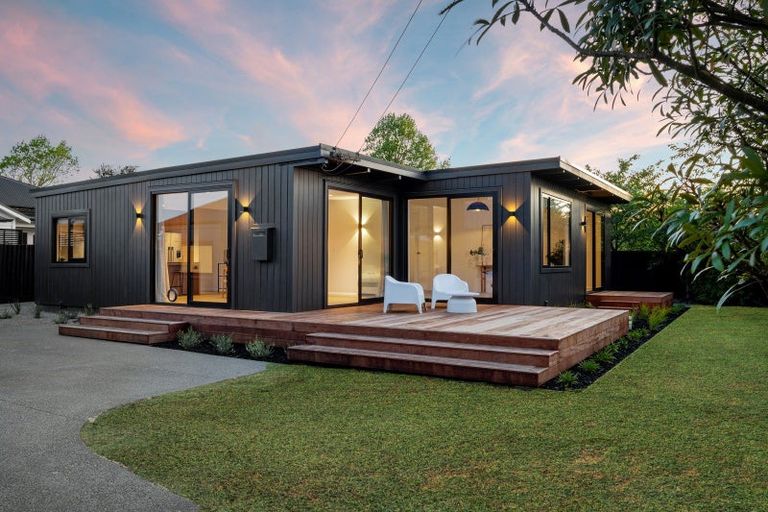 Photo of property in 116 Paparoa Street, Papanui, Christchurch, 8053