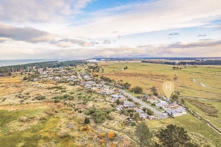 Photo of property in 95 Dunns Avenue, The Pines Beach, 7630
