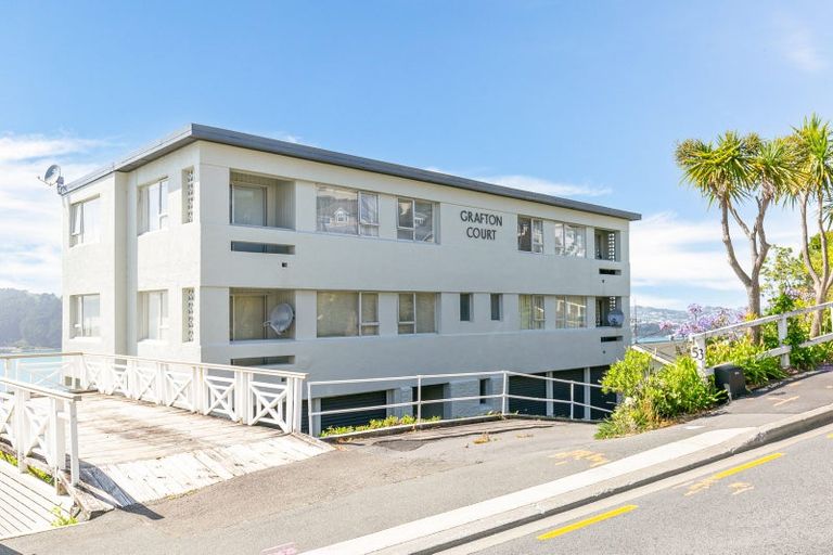 Photo of property in Grafon Court Flats, 5/53 Grafton Road, Roseneath, Wellington, 6011