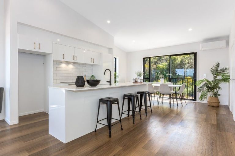 Photo of property in 5 Stockden Place, Karori, Wellington, 6012