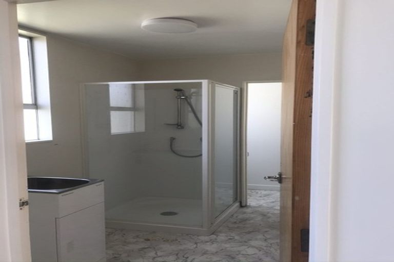 Photo of property in 21/125u Queens Drive, Lyall Bay, Wellington, 6022