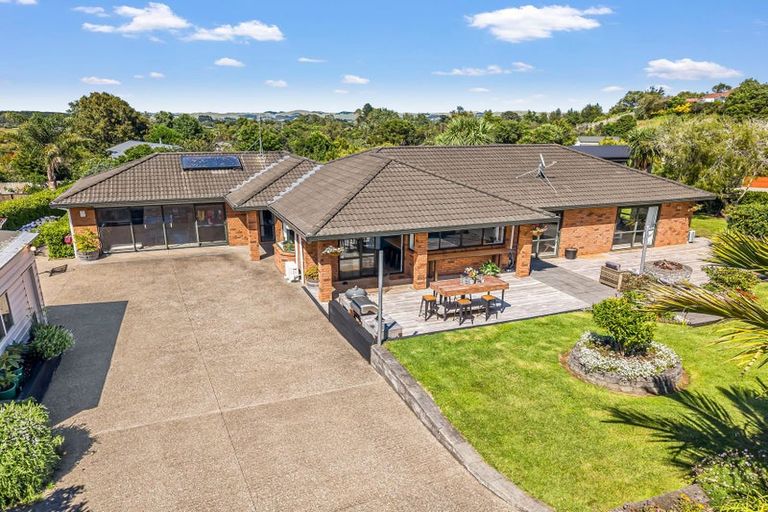 Photo of property in 5 Springvale Road, Waiuku, 2123