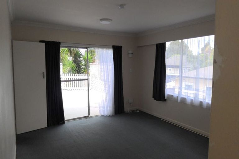 Photo of property in 53 Great South Road, Papakura, 2110
