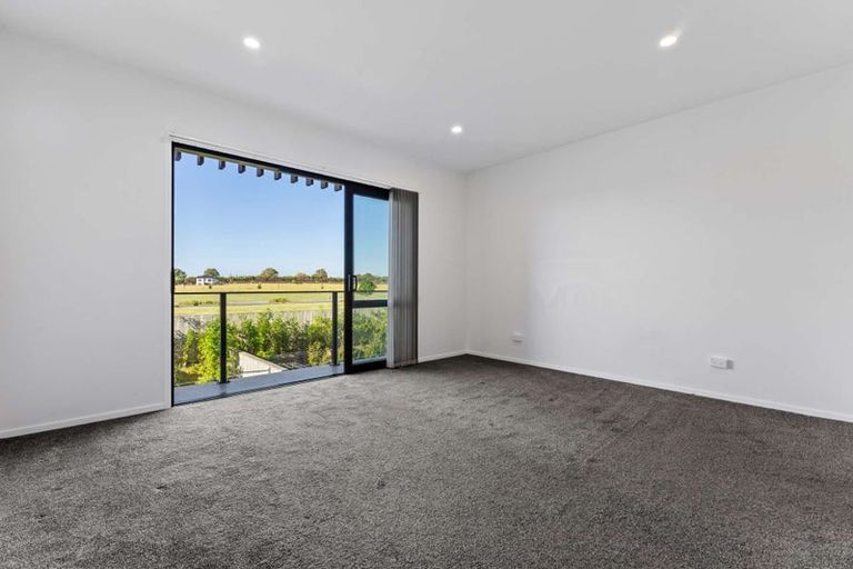 Photo of property in 59 Hayfield Way, Karaka, Papakura, 2113
