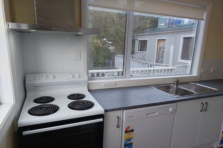 Photo of property in Carillion/the Knoll, 33 Thompson Street, Mount Cook, Wellington, 6011